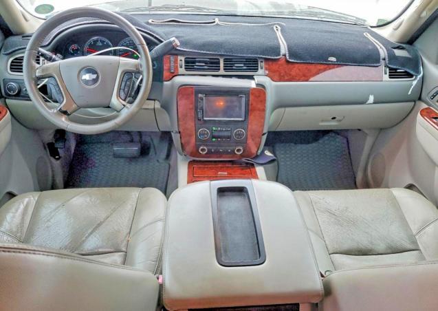 2011 Chevrolet Suburban C1500 ltz