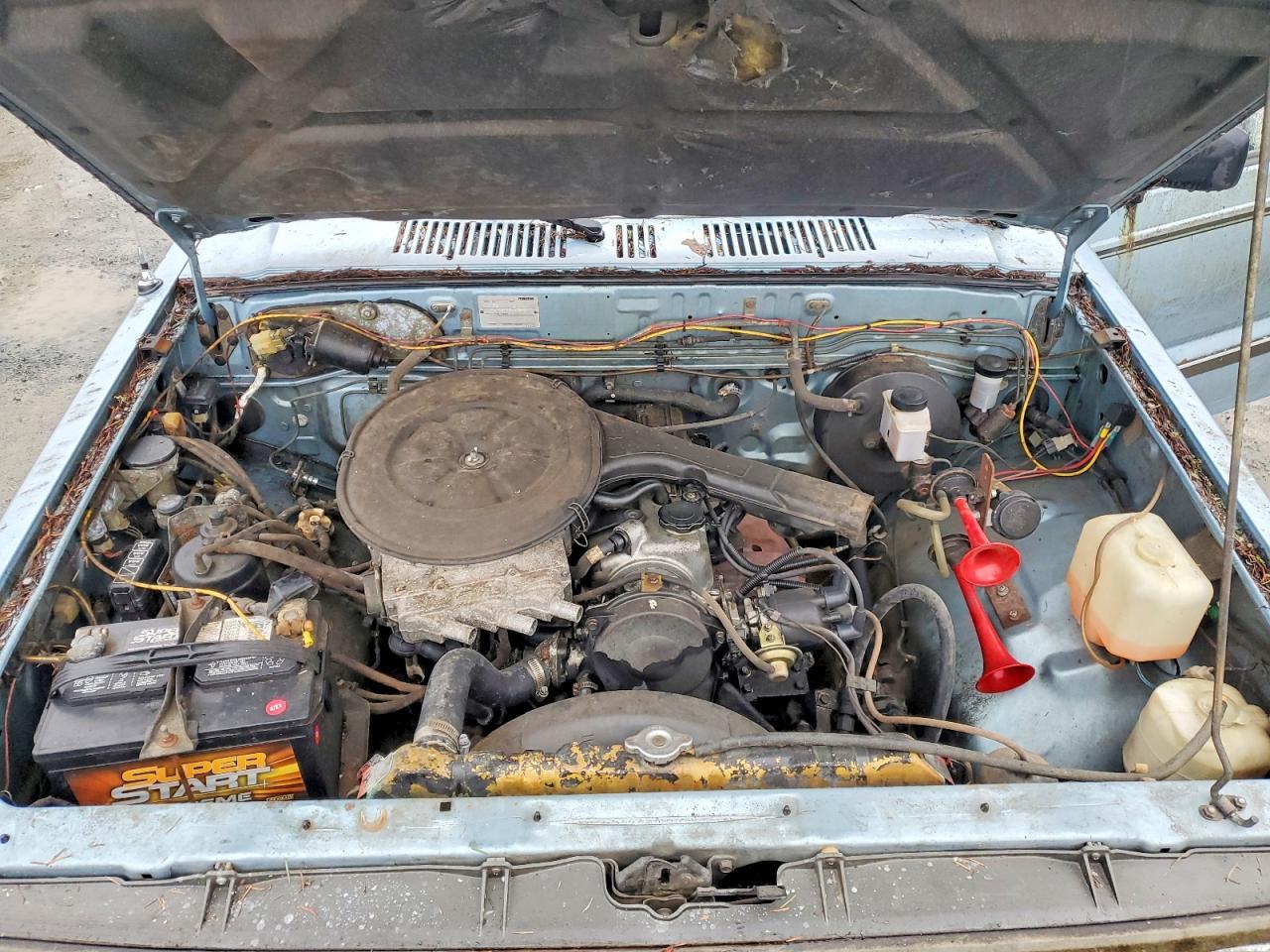 1986 Mazda B2000 Long BED