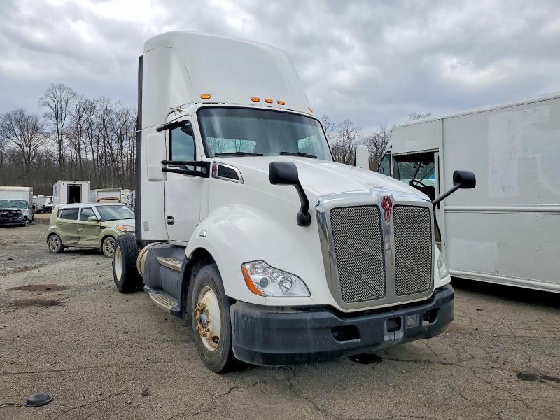 2016 Kenworth Construction T680