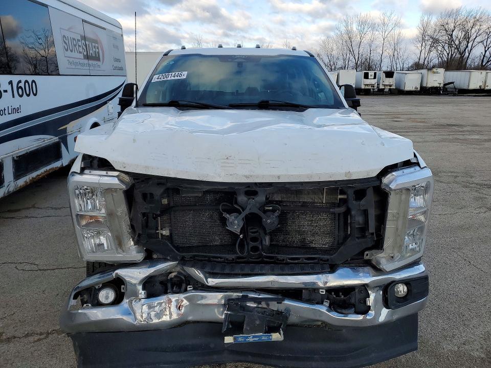 2024 Ford F350 Super Duty Truck Cab AND Chassis