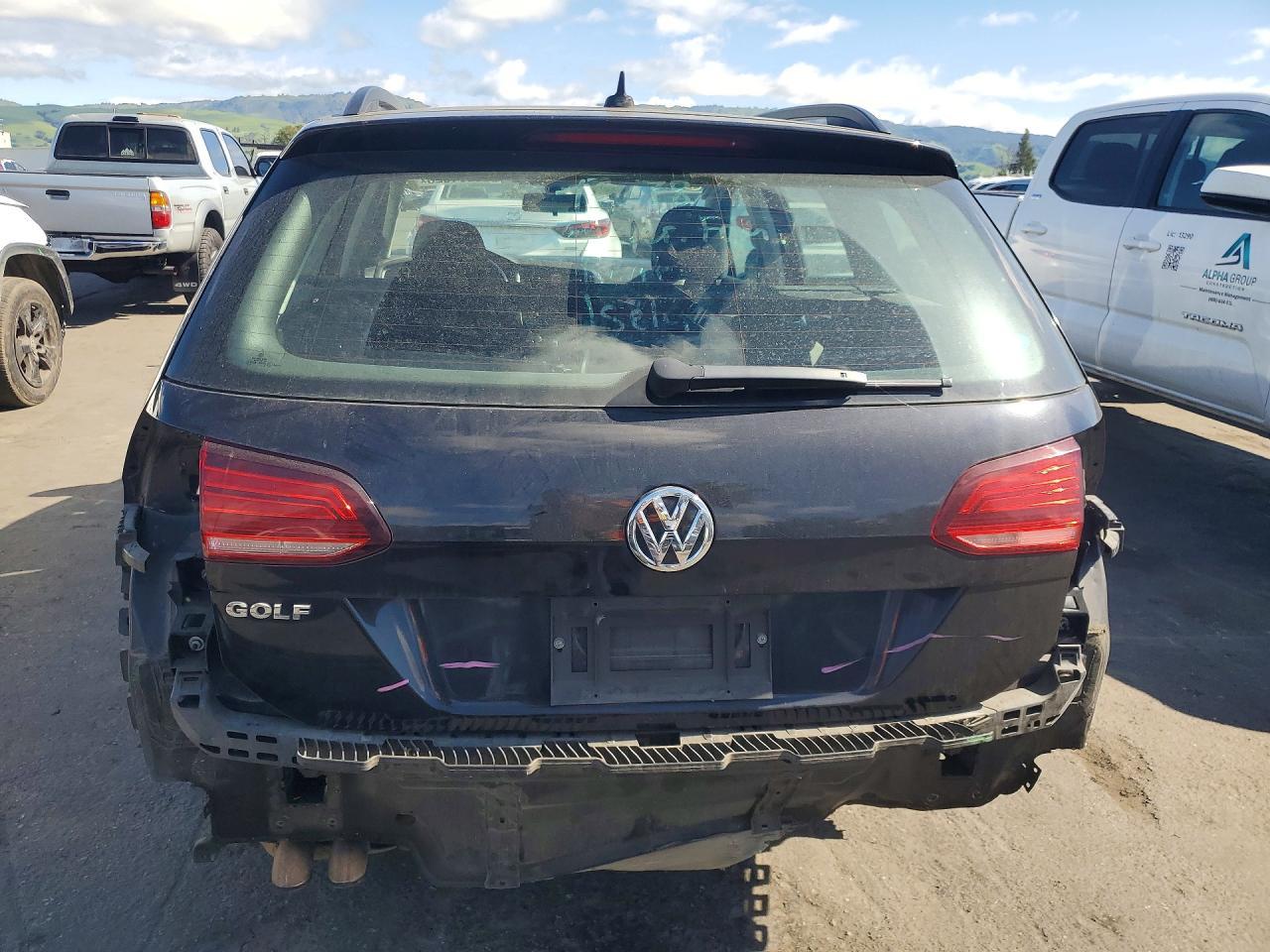 2019 Volkswagen Golf Sportwagen s