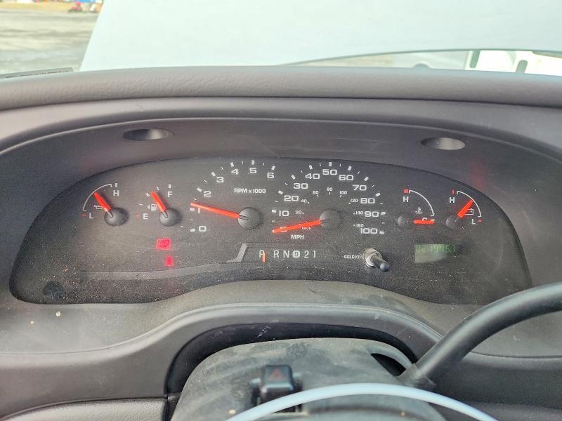 2004 Ford Econoline E350 Super Duty Cutaway Van