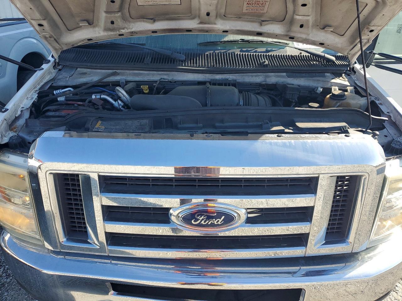 2008 Ford Econoline E450 Super Duty Cutaway Van