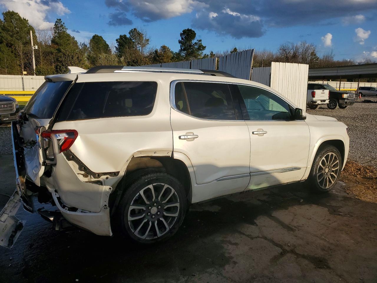 2020 GMC Acadia Denali