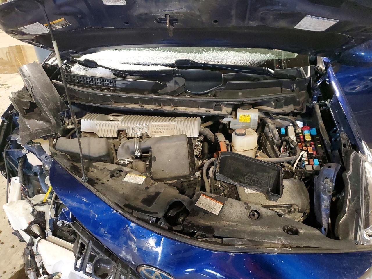 2015 Toyota Prius v Five