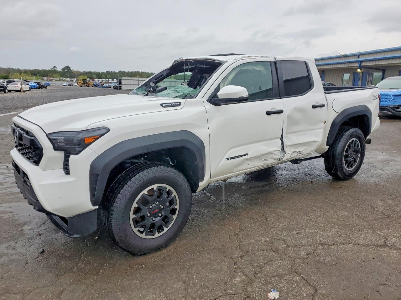 2025 Toyota Tacoma TRD OFF-ROAD HV