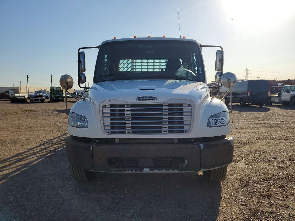 2019 Freightliner Business Class M2 Flatbed Truck