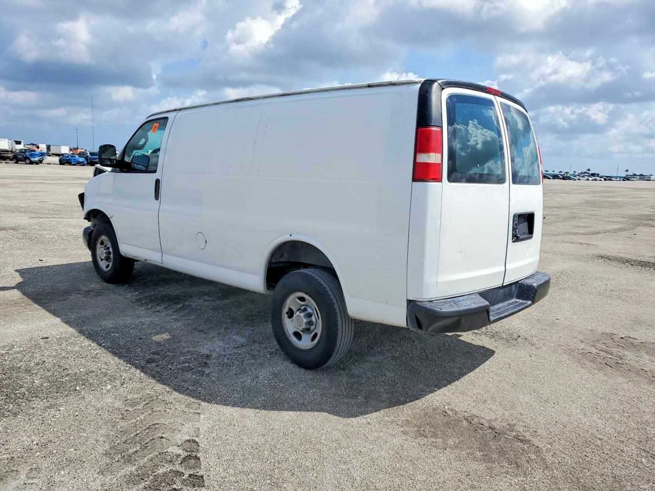2016 Chevrolet Express G2500