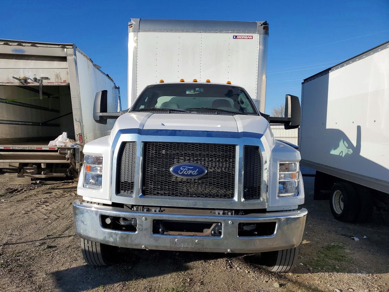 2019 Ford F750 Super Duty BOX Truck