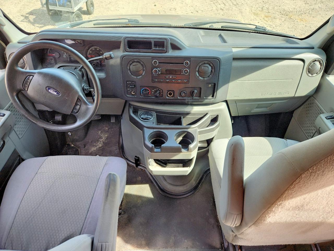 2009 Ford Econoline E350 Super Duty Wagon