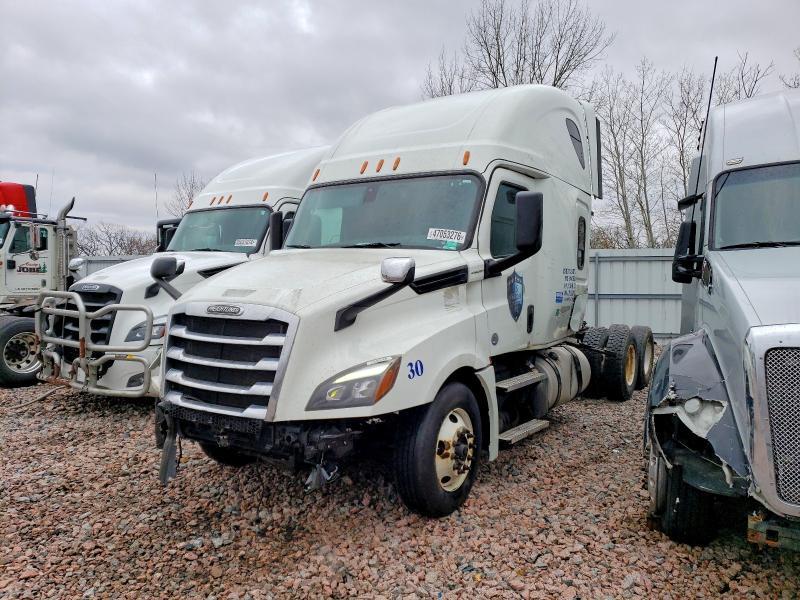 2020 Freigliner 2020 Freightliner Cascadia 126 Semi Truck