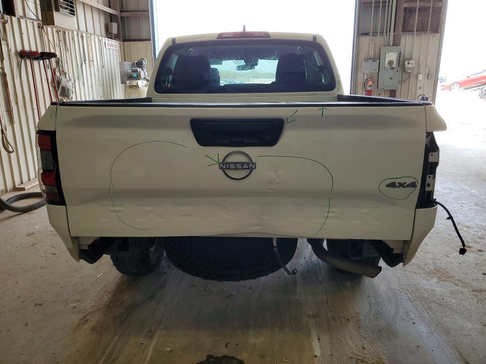 2022 Nissan Frontier S