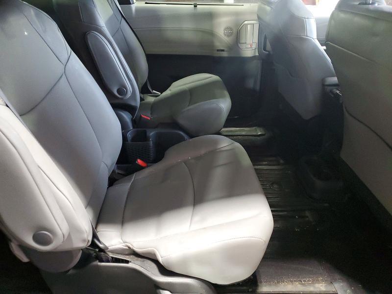 2024 Toyota Sienna xle 7-passenger