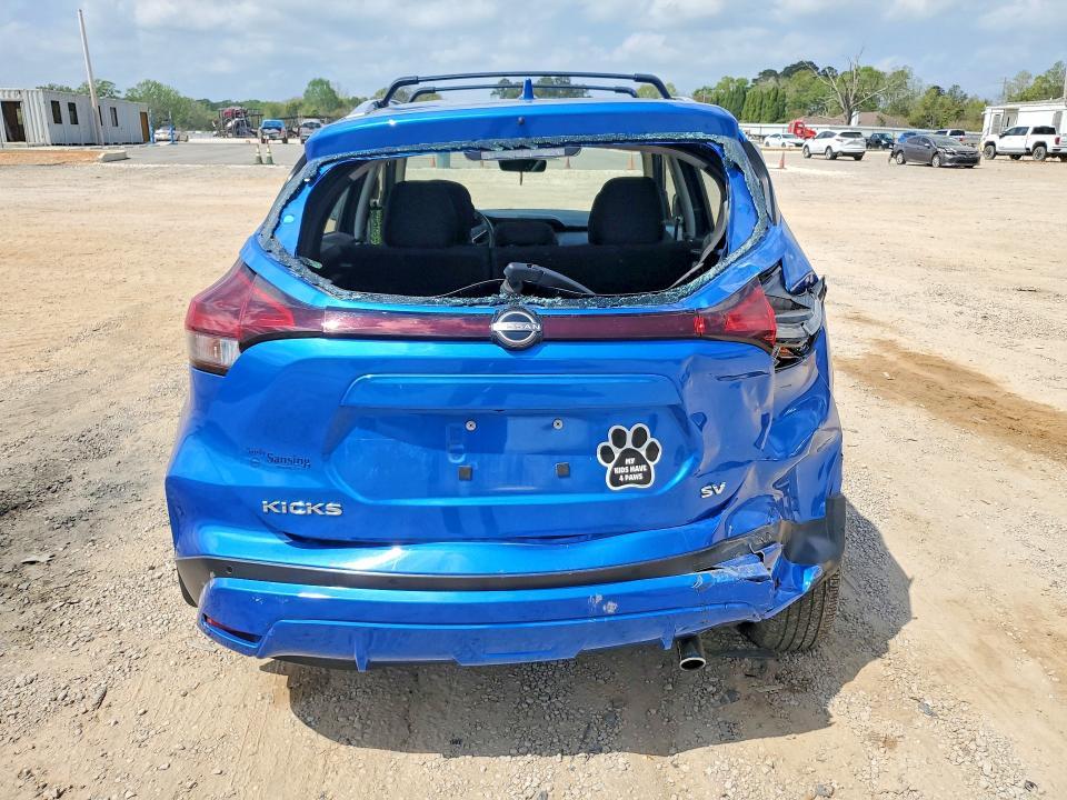 2024 Nissan Kicks sv