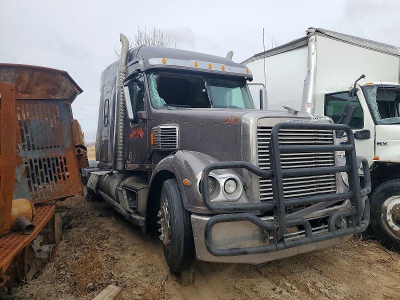 2013 Freightliner Coronado Semi Truck