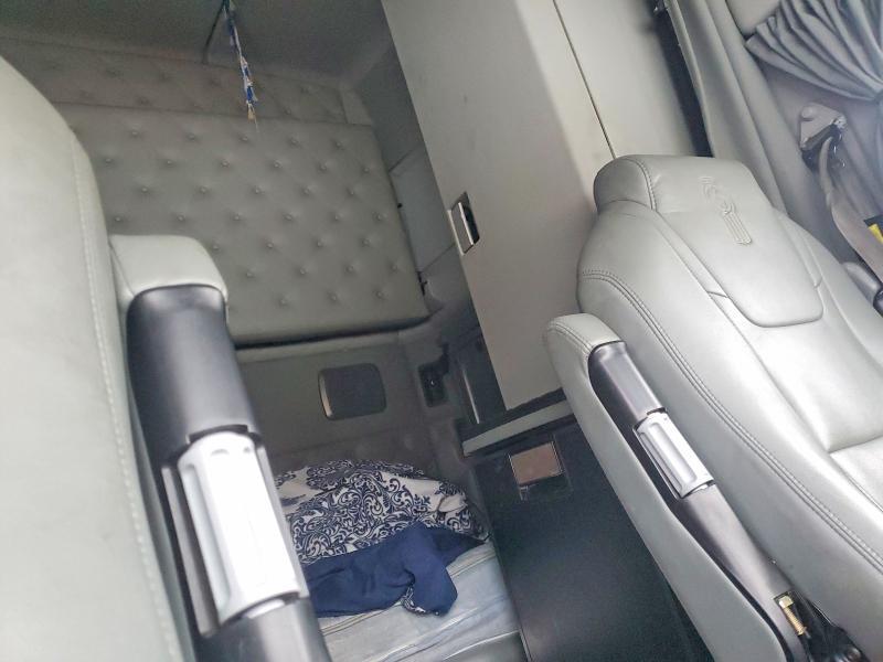 2020 Kenworth T680 Semi Truck