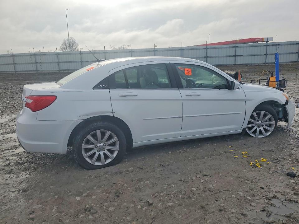 2013 Chrysler 200 Touring