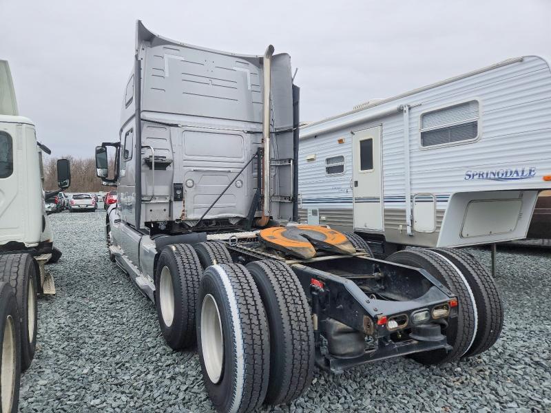 2021 Volvo VNL Semi Truck