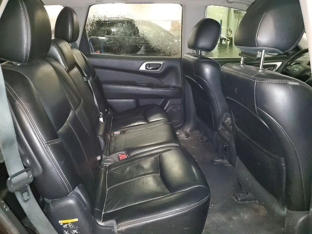 2015 Nissan Pathfinder s