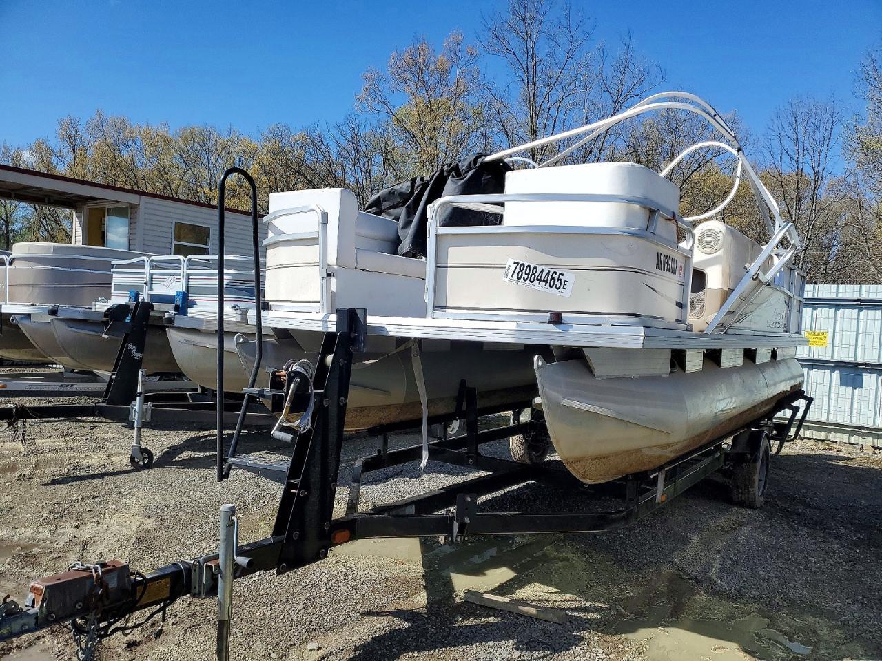 2005 Sun Tracker Boat-Boat