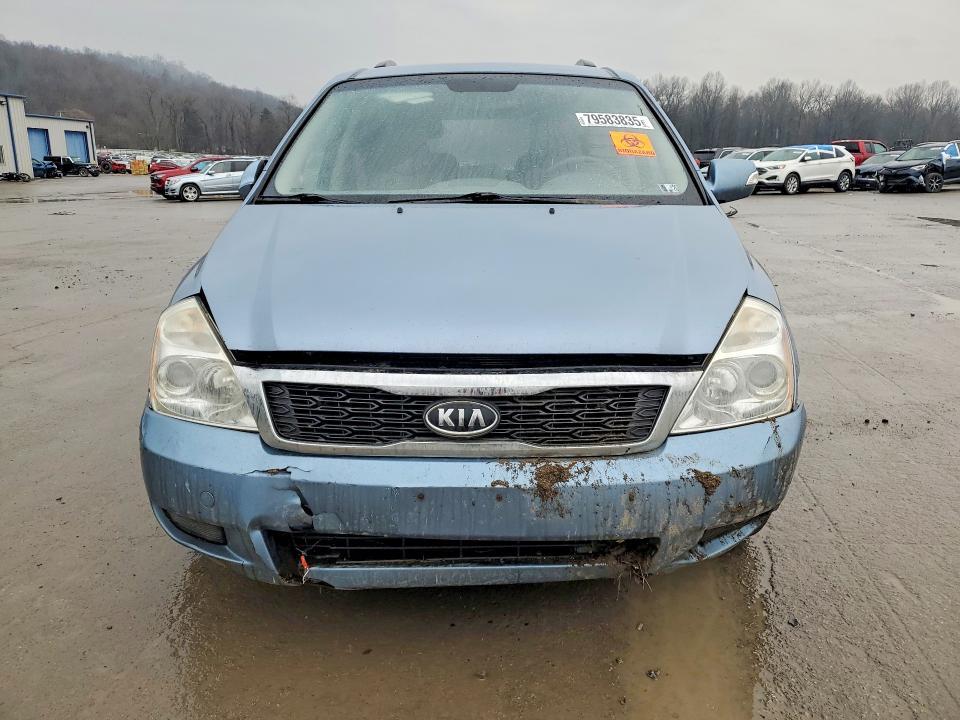 2011 KIA Sedona lx