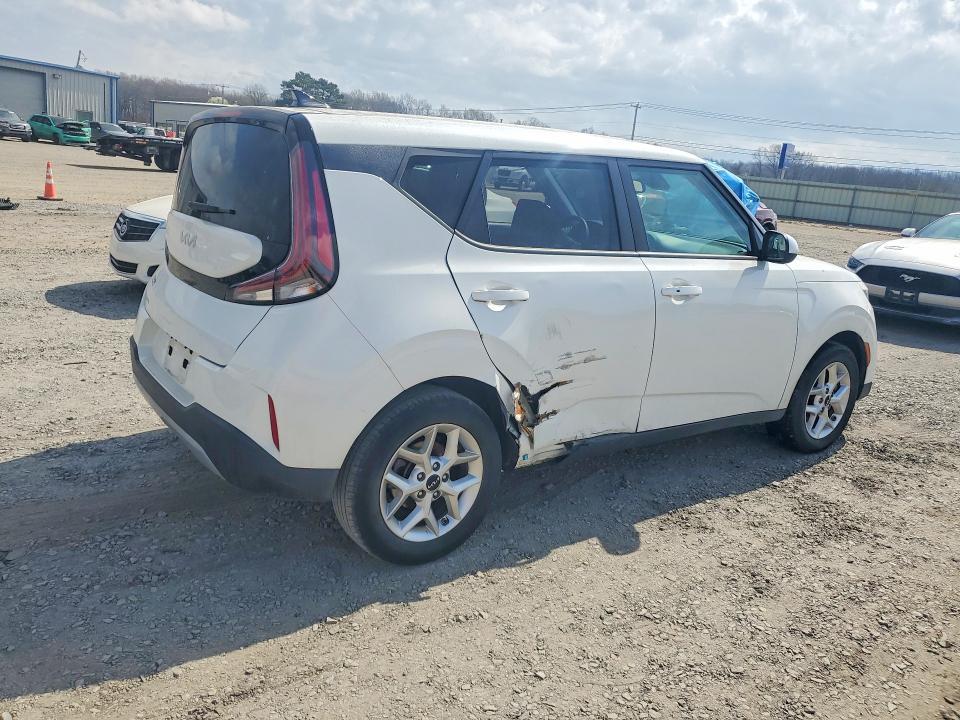 2024 KIA Soul s