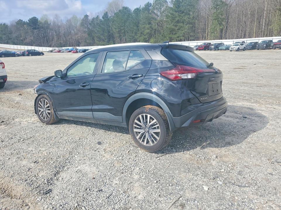 2021 Nissan Kicks sv