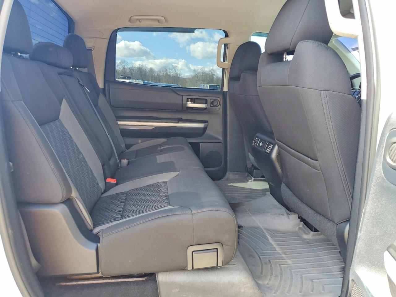 2014 Toyota Tundra SR5