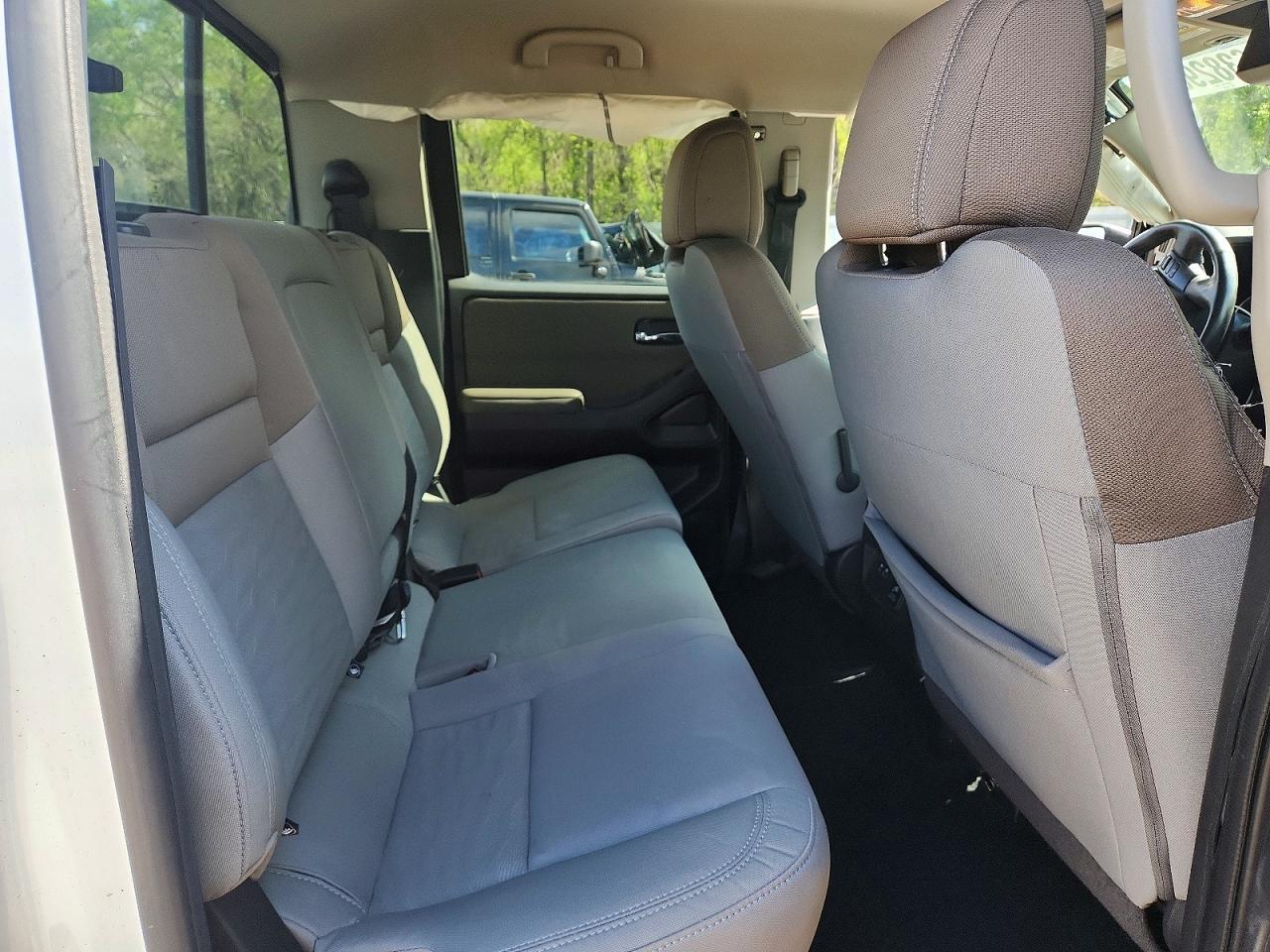 2023 Nissan Frontier SV