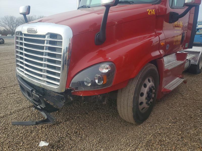 2020 Freigliner Cascadia 125