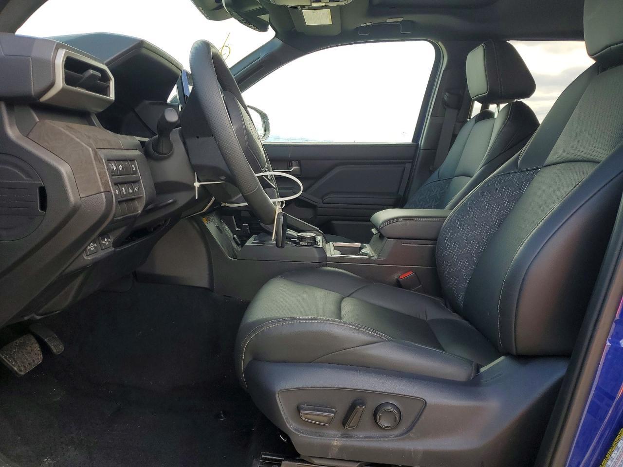 2025 Toyota Tacoma Limited HV