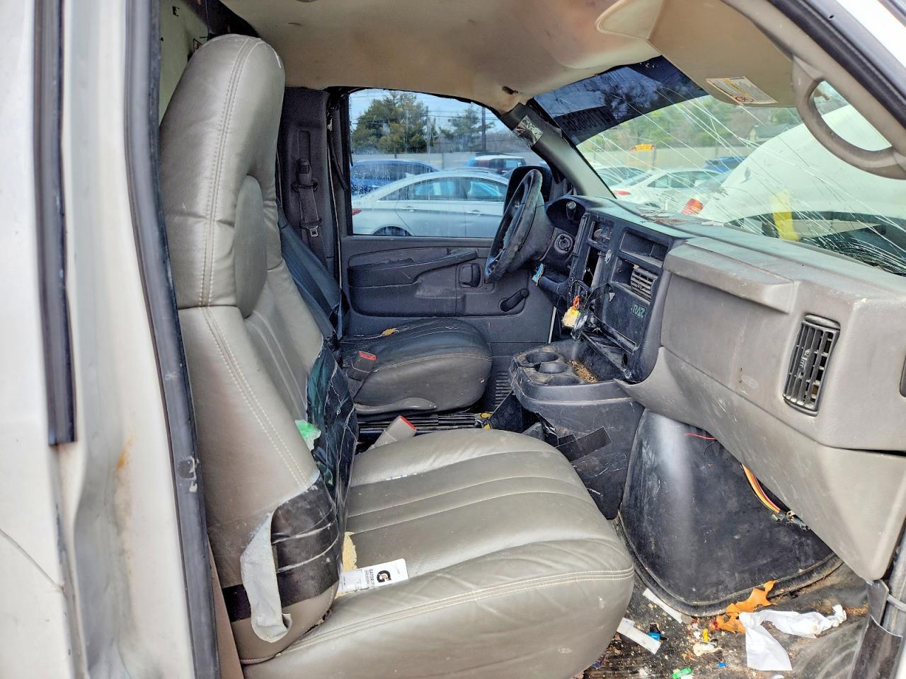 2005 Chev Express G3500