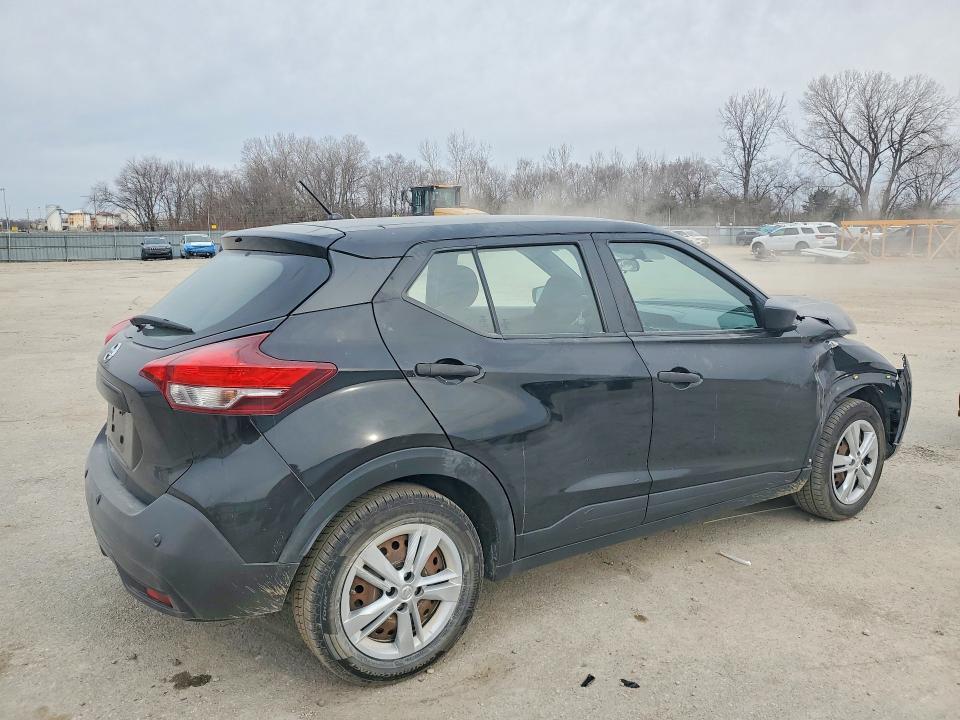 2020 Nissan Kicks s