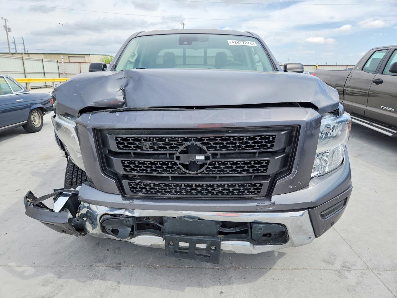 2024 Nissan Titan SV