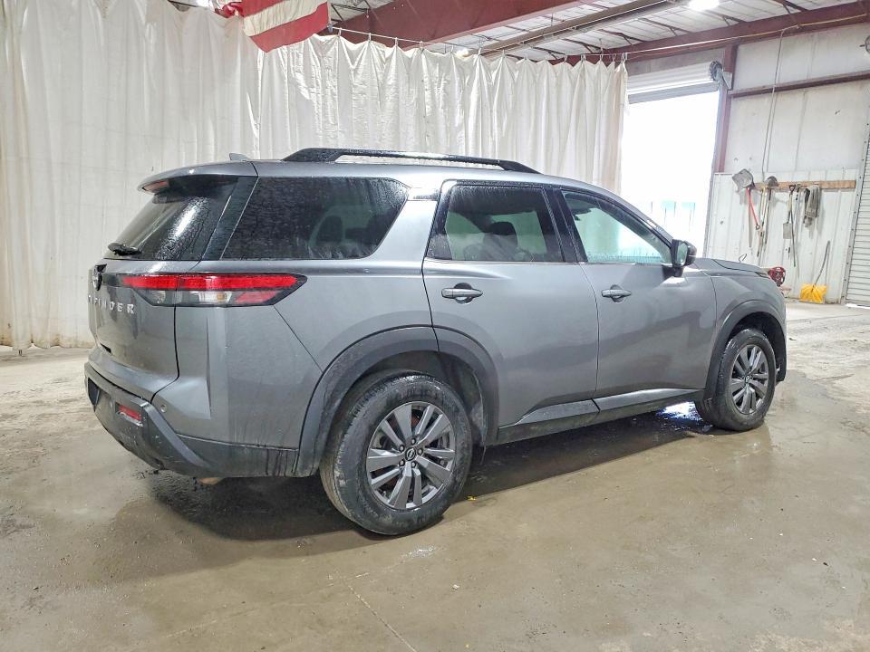 2025 Nissan Pathfinder sv
