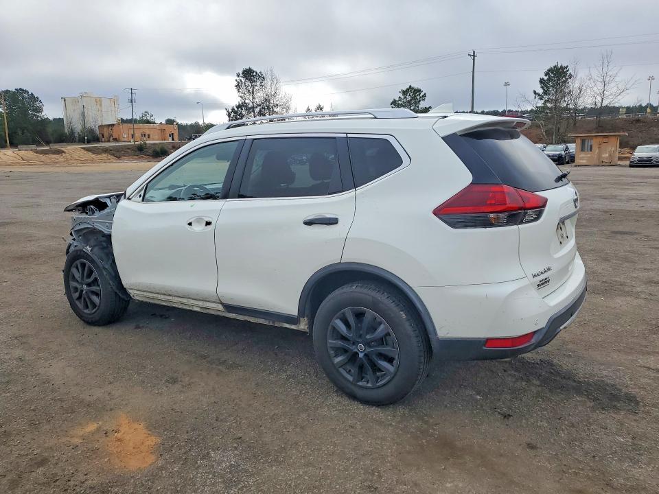 2020 Nissan Rogue sv