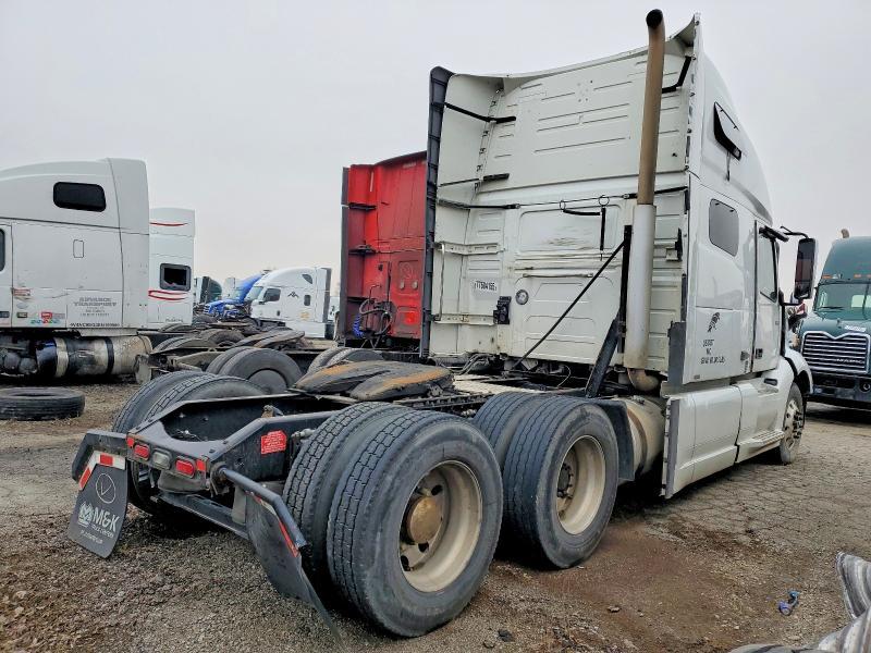 2020 Volv O VNL Semi Truck