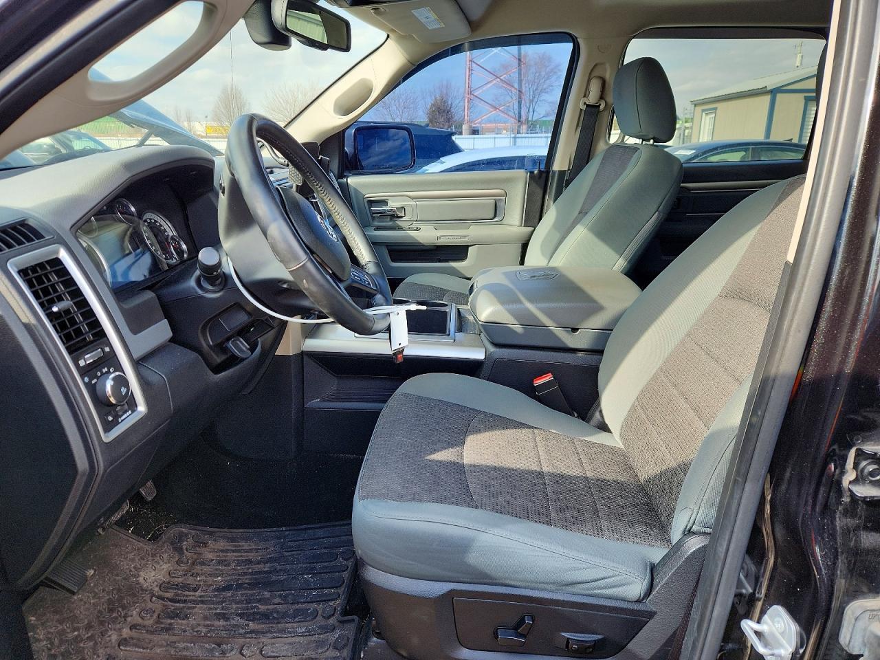 2015 Dodge RAM 1500 SLT