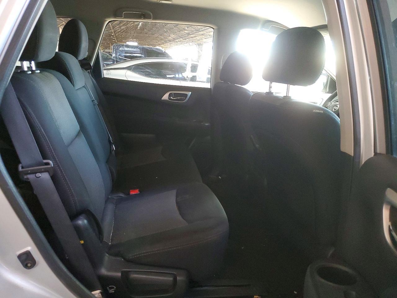 2017 Nissan Pathfinder sv