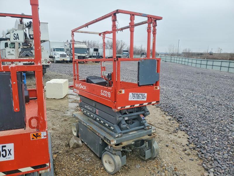 2021 Skyjack SJ3219 Scissor Lift