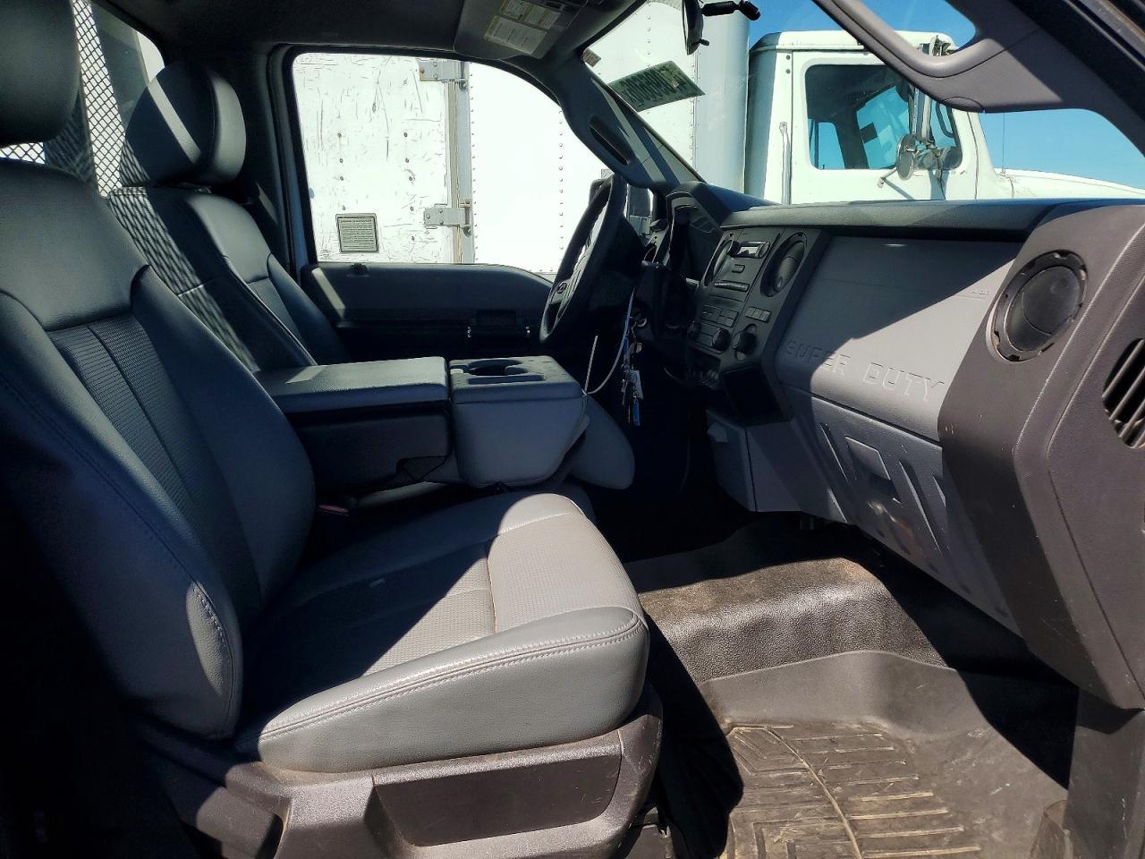 2015 Ford F350 Super Duty Flatbed Truck