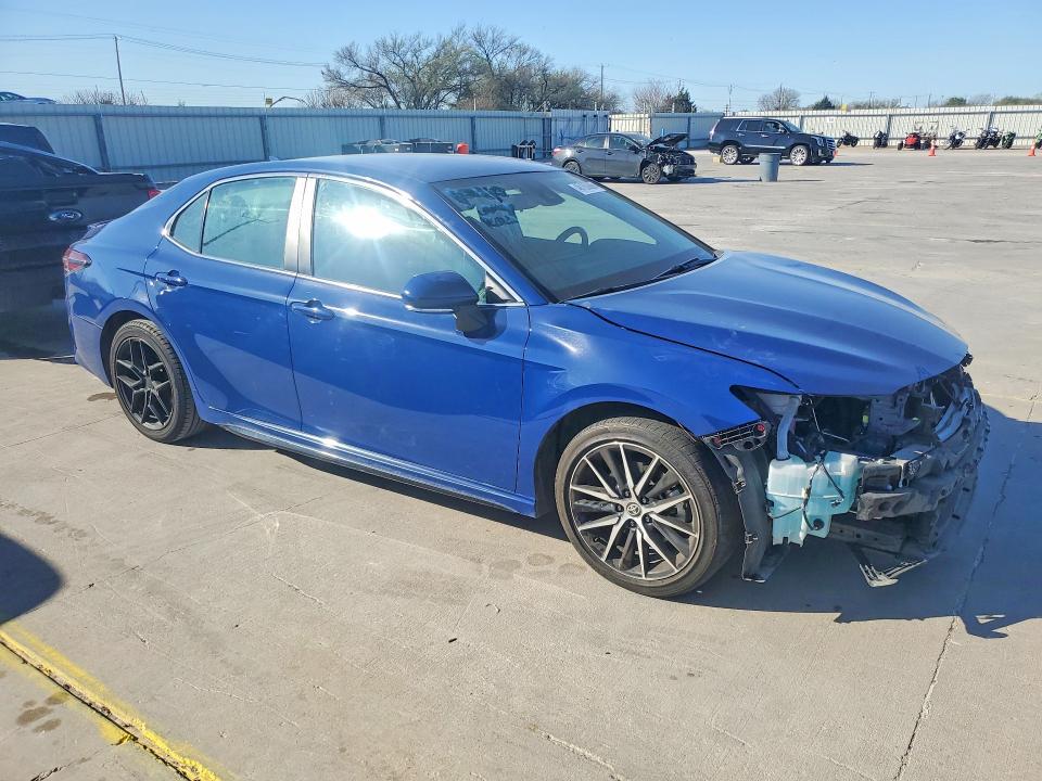 2024 Toyota Camry se
