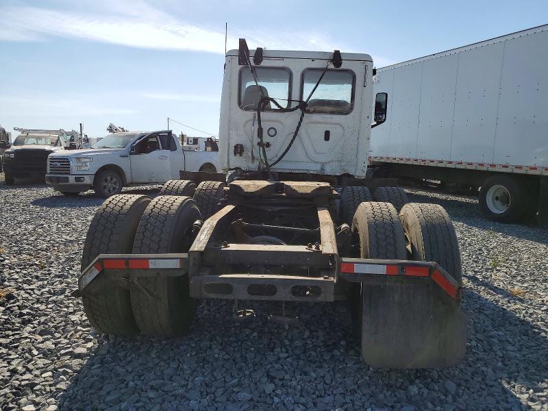 2020 Freightliner Cascadia 126 Semi Truck