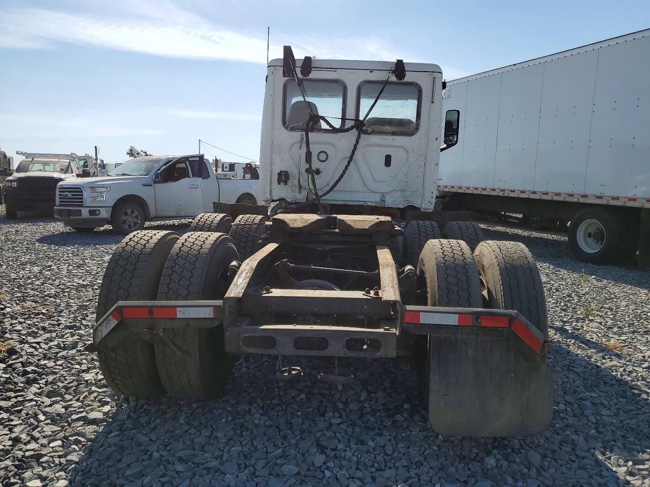 2020 Freightliner Cascadia 126 Semi Truck