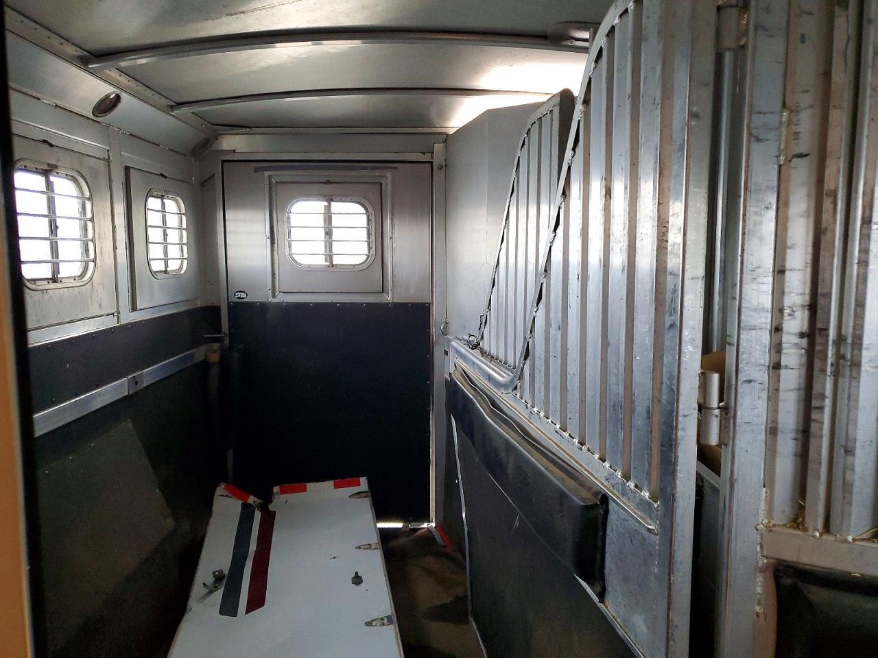 2003 Xmfi 2003 Titan Horse Trailer