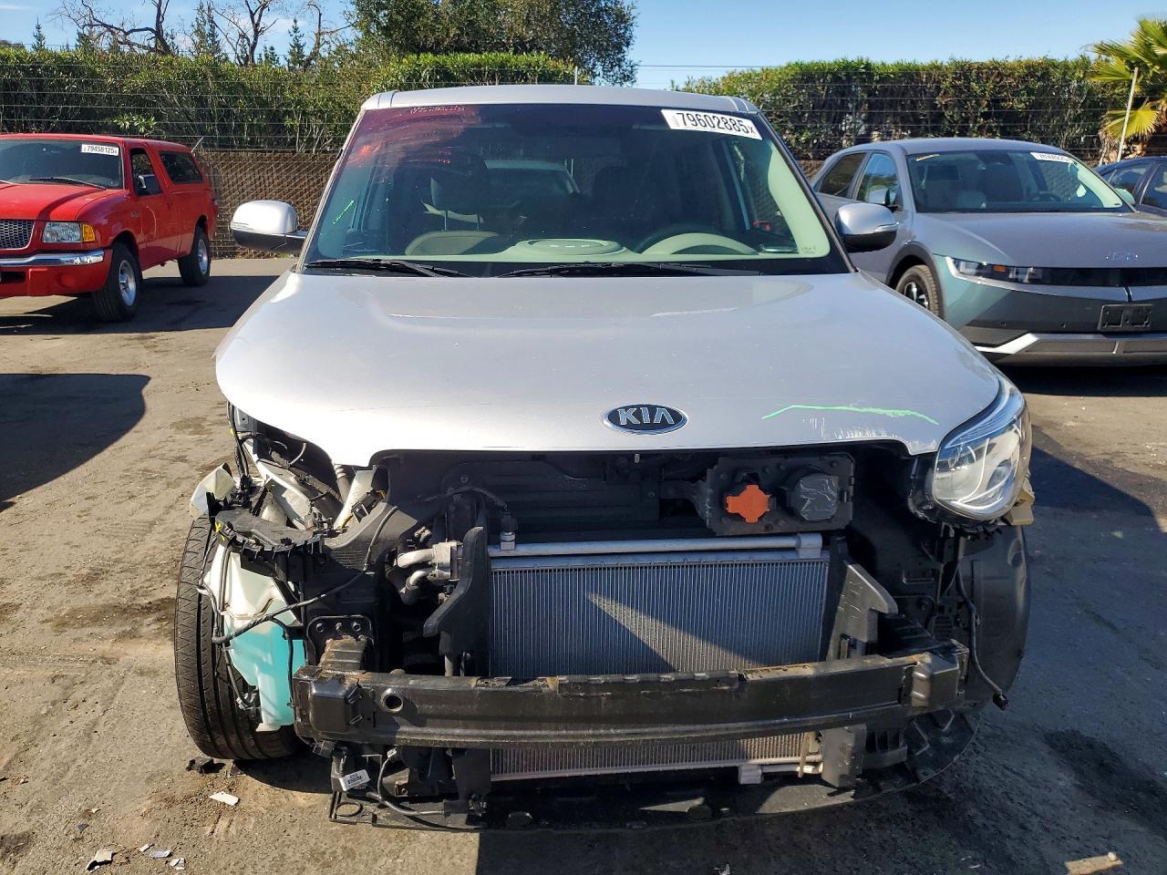 2016 KIA Soul ev Base