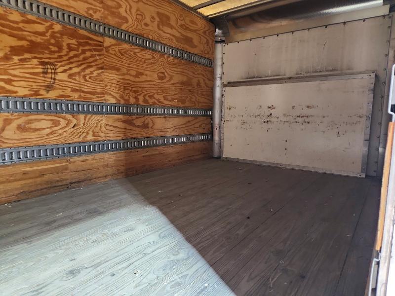 2017 Chev Express 4500 W/14' BOX