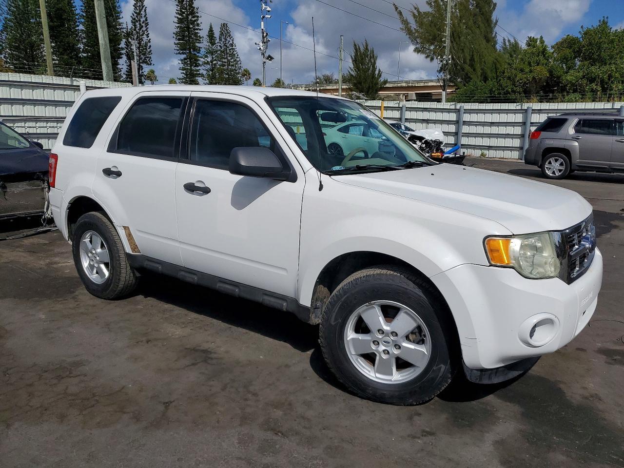2010 Ford Escape xls
