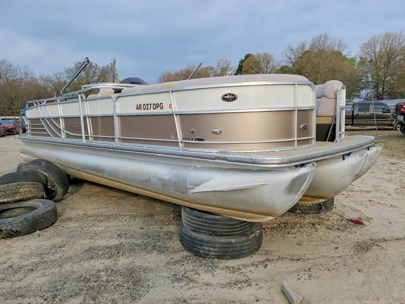 2015 Southbay 524SLX-Boat