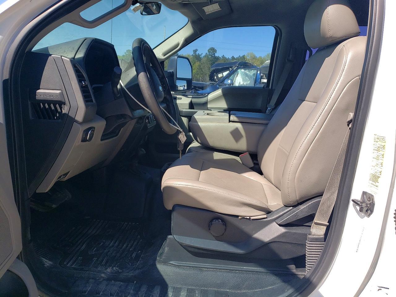 2017 Ford F550 Super Duty Flat BED Truck